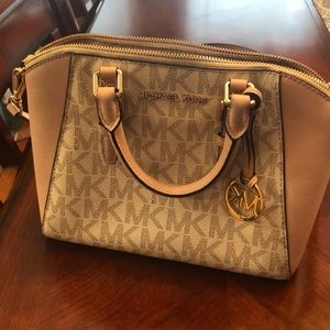 Michael Kors medium tote with detachable strap